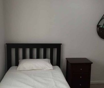 City Studio Apartment nr. Viaduct - Photo 5