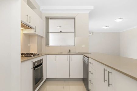 Modern Comfort in the Heart of Parramatta - Photo 3