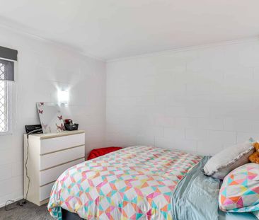 QUIET AND PRIVATE - GLENFIELD - Photo 4