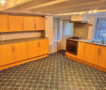 2 bedroom terraced house to rent - Photo 4