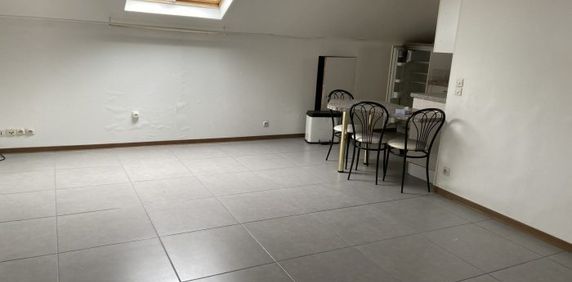 APPARTEMENT F2 - Photo 2