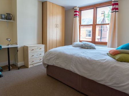 4 Bed Semi-Detached House, Montague Road, LE2 - Photo 4