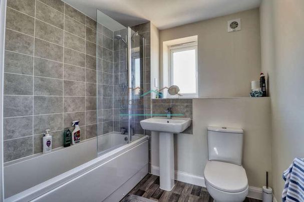 Carlin Close, Wellingborough, NN8 - Photo 1