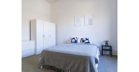 3- Bedroom Vintage Edwardian style large house in the heart of Balaclava - Photo 5