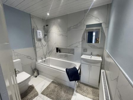 2 bedroom semi-detached house to rent - Photo 5