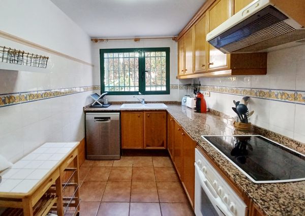 WINTER RENTAL. Bungalow for rent with 4 bedrooms in Arenal area Javea