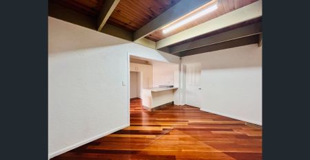 Charming Home Suitable for 2 Generations To Live Together - Photo 3