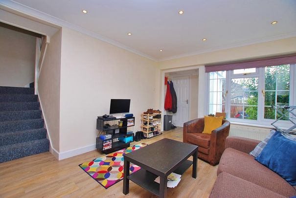4 bedroom semi-detached house to rent - Photo 1