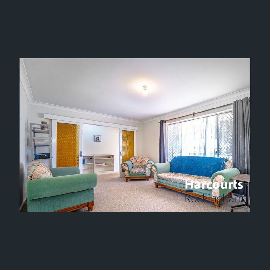 EXPERIENCE THE OCEAN BREEZE & HOLIDAY VIBES! - Photo 1