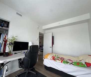 285 Boul. Hymus - Photo 1