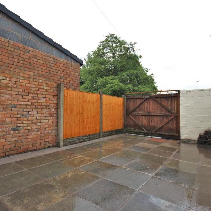 2 bedroom terraced house to rent - Photo 2