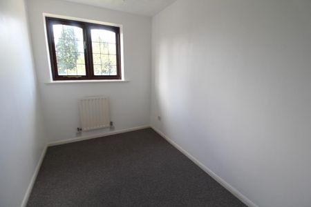 2 bedroom semi-detached house to rent - Photo 2
