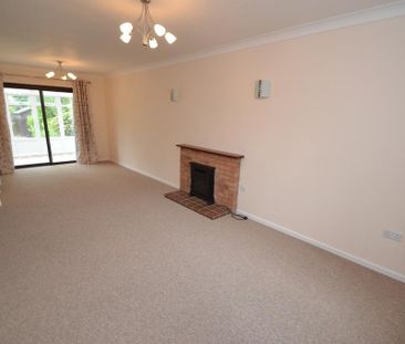 4 bedroom detached house to rent - Photo 1