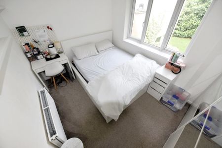 2 bedroom House in Park Edge Close, Leeds - Photo 5