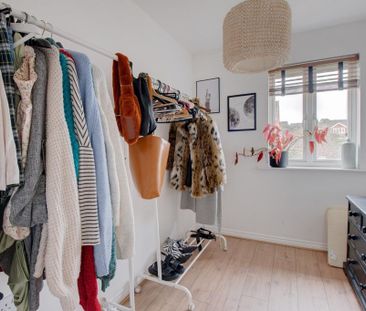 3 bedroom end of terrace house to rent - Photo 1