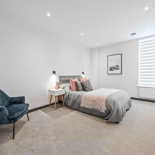 Chertsey, Surrey, KT16 - Photo 1