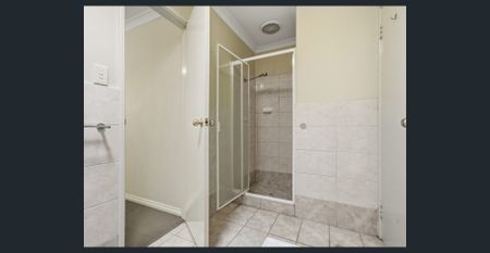 Charming Townhouse in Osborne Park - Photo 4