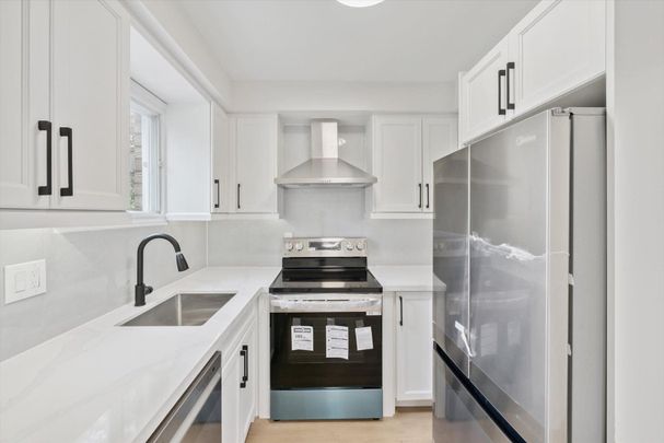 For Lease - 232 Kozlov Street, Barrie, Ontario - Photo 1