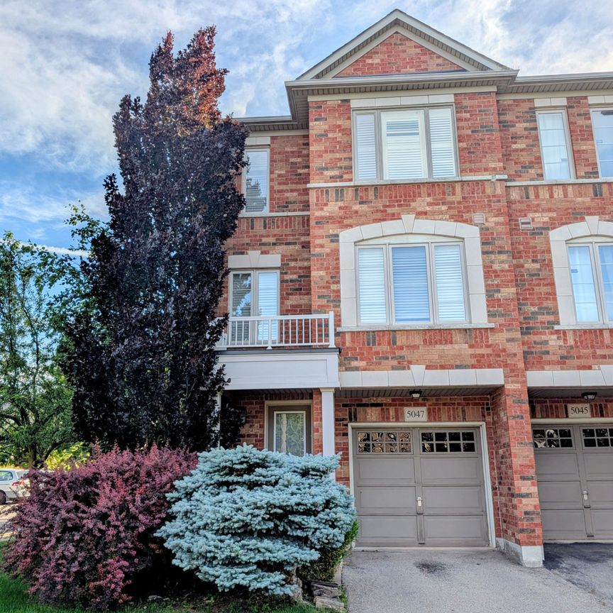 For Lease - 5047 Warwickshire Way, Mississauga, Ontario - Photo 1