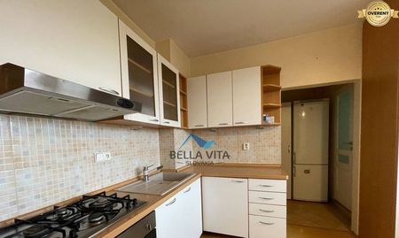 Prenájom 3 izbový byt vo výbornej časti Galanty - Photo 4