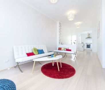 ENJOY LAKE VIEW evenings in a Million-Dollar House with a Billion-D... - Photo 6