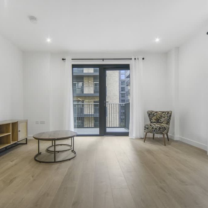 Hawker House, N4 - Photo 1