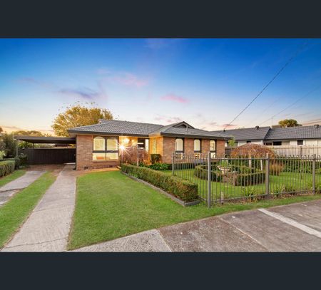 32 Bursaria Crescent, Frankston North, Vic 3200 - Photo 2