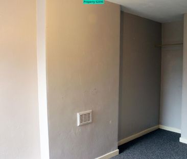 3 bedroom end of terrace house to rent - Photo 2