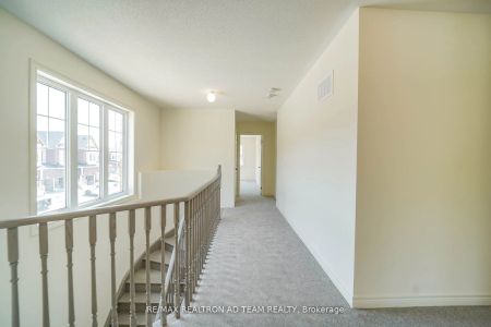 Condo Townhouse For Lease | E9014239 - Photo 4
