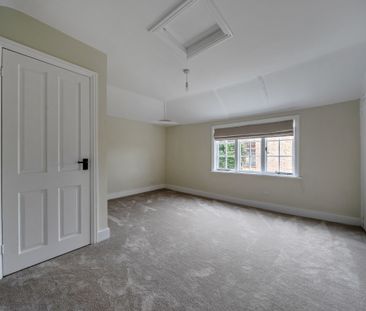 2 bedroom semi-detached house to rent - Photo 4