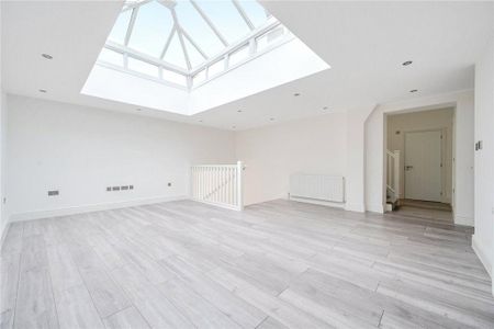 4 bedroom semi-detached house to rent - Photo 3