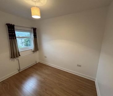 7 Kinnegar Road, Holywood, BT18 9JN - Photo 3