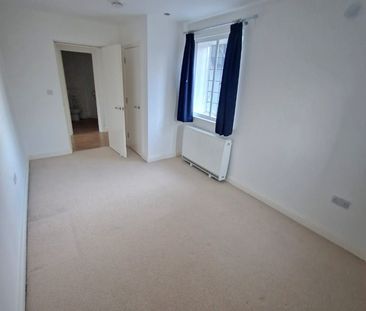 1 Bed Flat, Armfield House, N11 - Photo 3