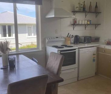 Sunny on Surrey - Photo 3