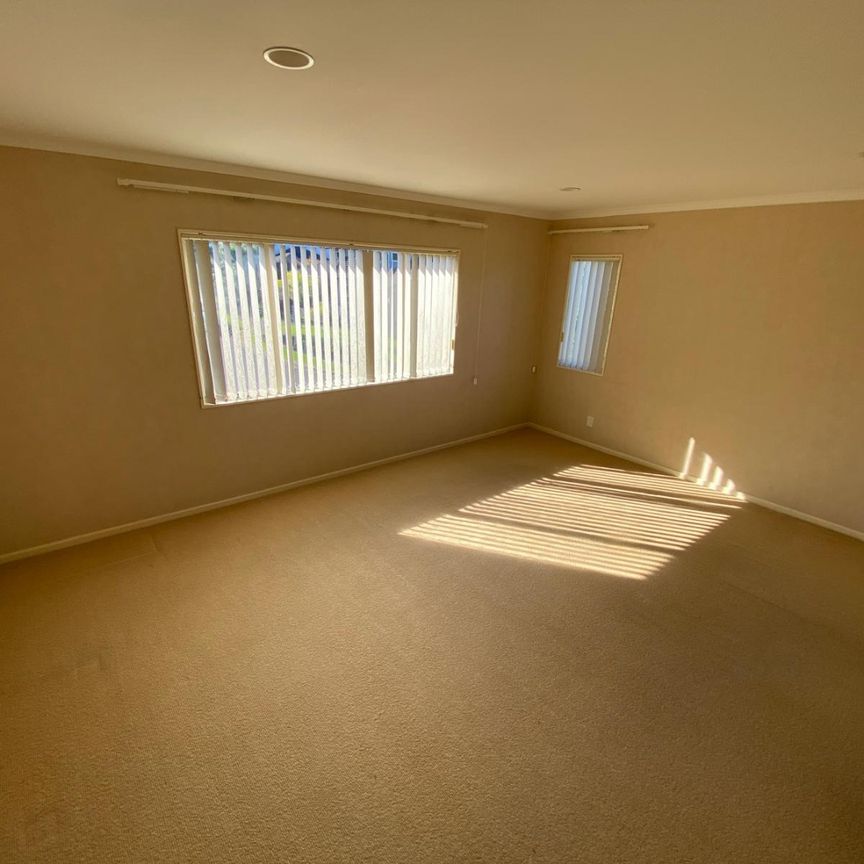 Welcome to Mission Heights – Stylish 4-Bedroom Home with Excellent Amenities - Photo 1