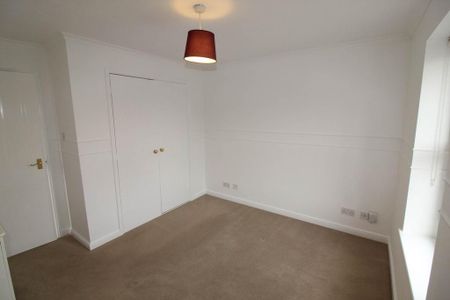 2 bedroom end of terrace house to rent - Photo 3