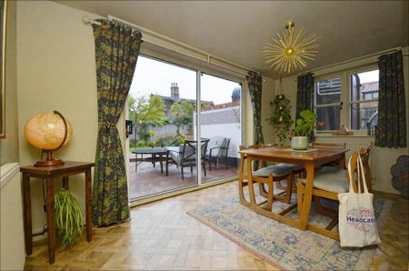 2 bedroom semi-detached house to rent - Photo 3