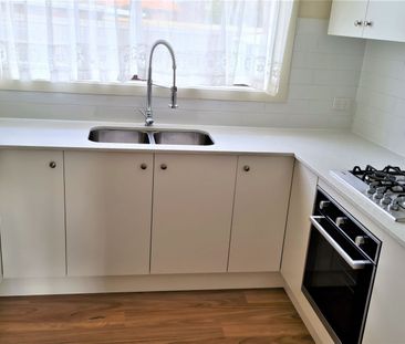 Charming 3-Bedroom Home in Altona Meadow - Photo 5