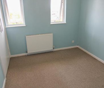 2 bedroom end of terrace house to rent - Photo 6