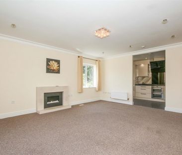 2 bedroom Flat To Let - Photo 1