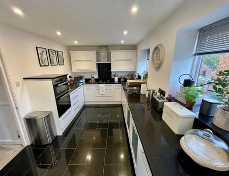 3 Bedroom Terraced To Let - Photo 4