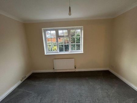 2 bedroom semi-detached house to rent - Photo 4