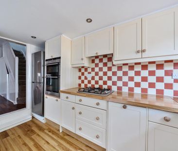 2 bedroom end of terrace house to rent - Photo 5