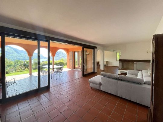 Private oasis in Porza with garden, indoor pool and lake view - Photo 1