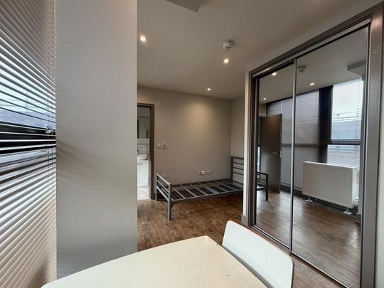 Studio to rent - Photo 1