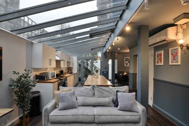 Bronze Studio - Photo 1