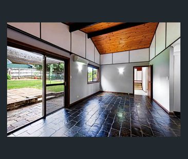 Impressive Solar Panels Family Home with Pool – Rent Includes Pool ... - Photo 1