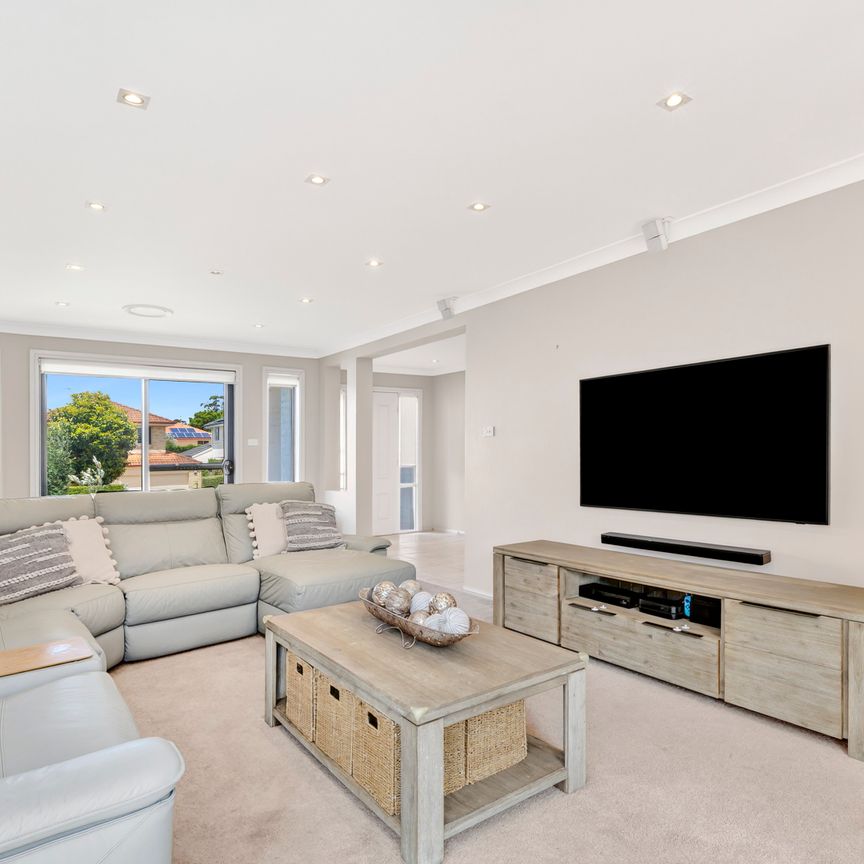 8 Niven Place, Belrose NSW 2085 - House For Rent | Domain - Photo 1