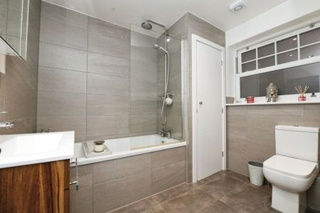 Westbury Road, Brentwood, Property for rent - Photo 4