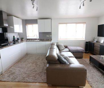 3 Bedroom Flat To Rent - Photo 4